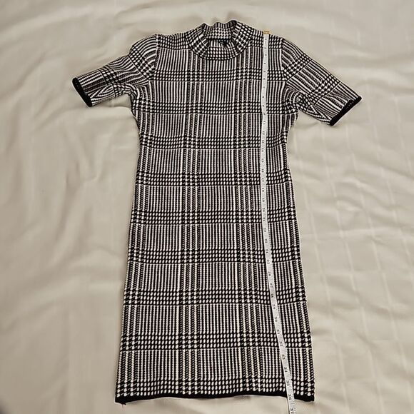 Chaps Women's Petite Houndstooth Sweater Pencil Midi Dress - Picture 10 of 16